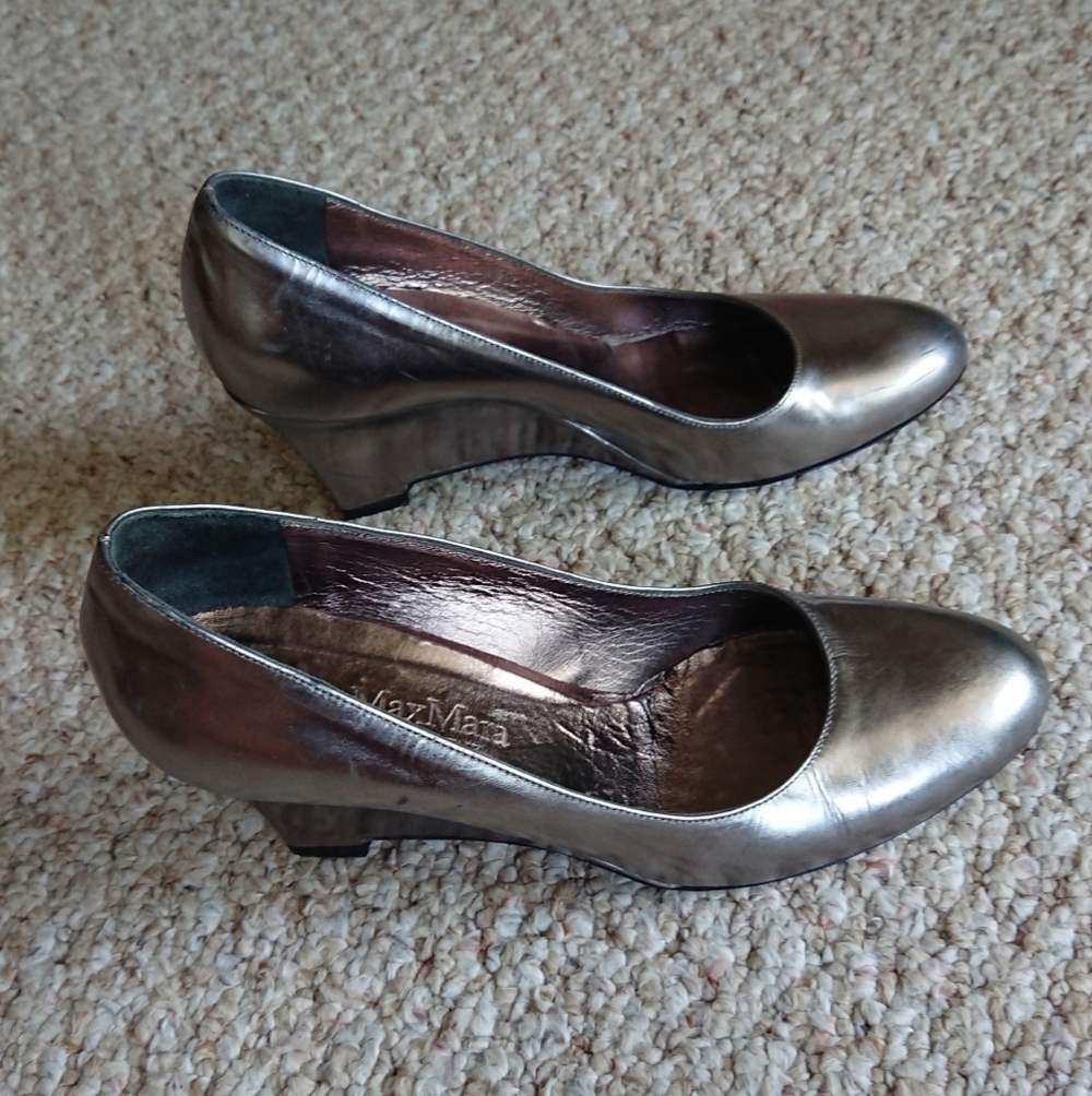 MaxMara Silver tone wedge Pumps size 7.5